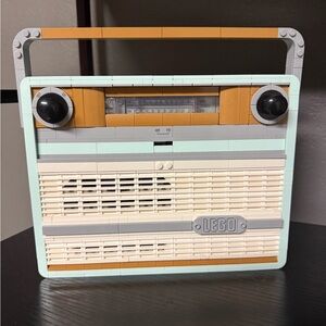 LEGO Vintage Style Radio - Tan and White
